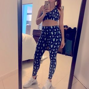 Onzie Sport Bra Small